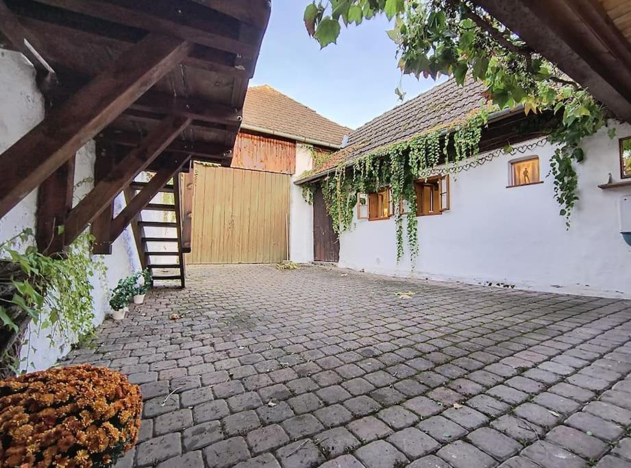 Chaloupka U Mostu Sv Jana V Centru Vodnan Vodňany Exterior foto