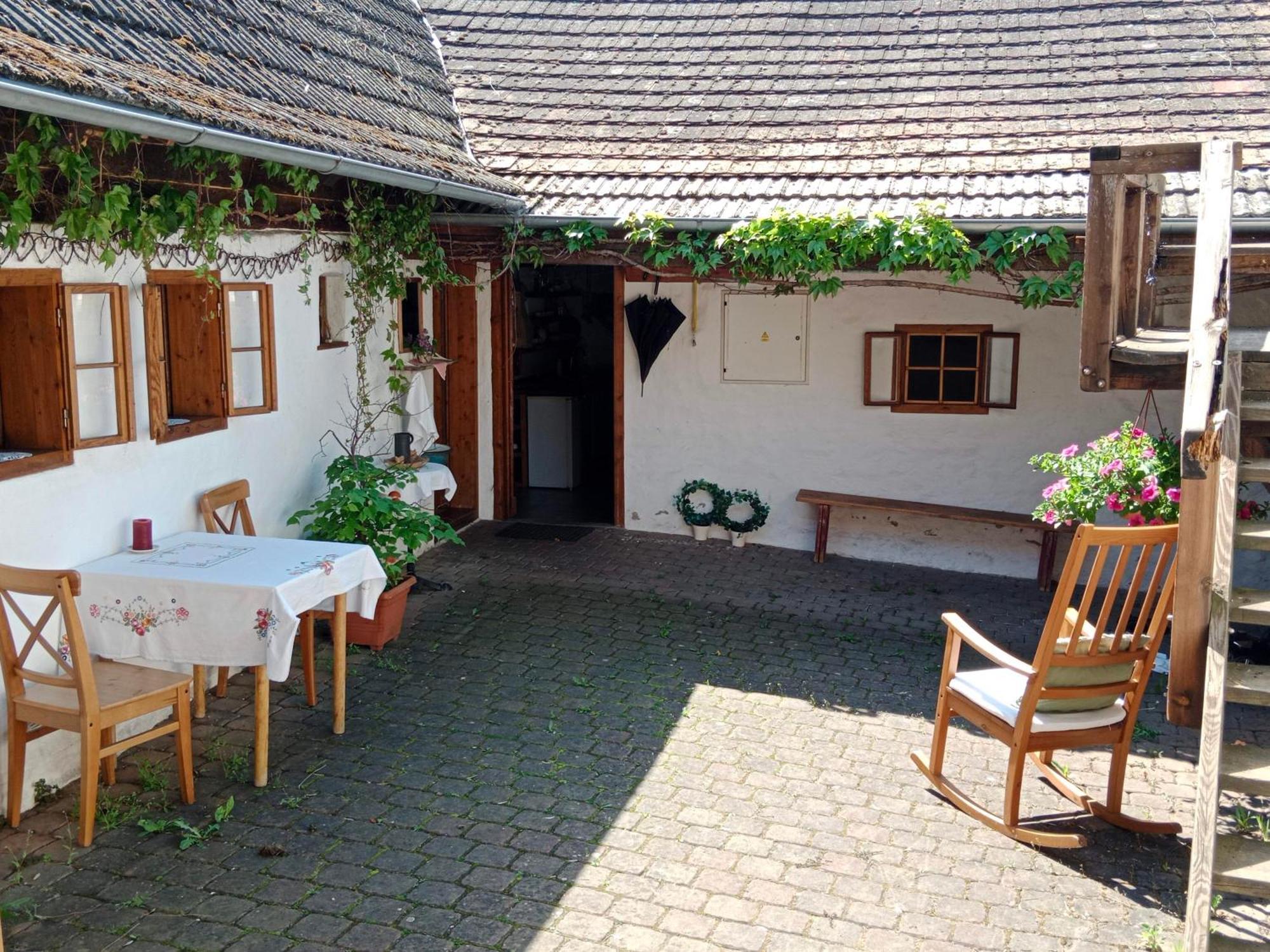 Chaloupka U Mostu Sv Jana V Centru Vodnan Vodňany Exterior foto